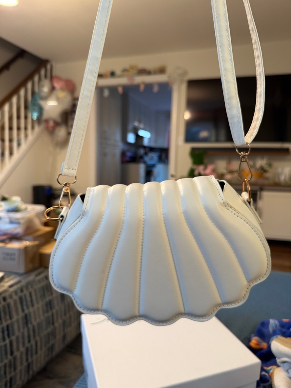 White Shell-Shaped Crossbody Bag